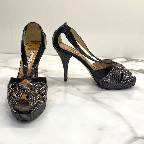 Vintage Oscar de la Renta black patent platform pumps - Picture 2 of 13